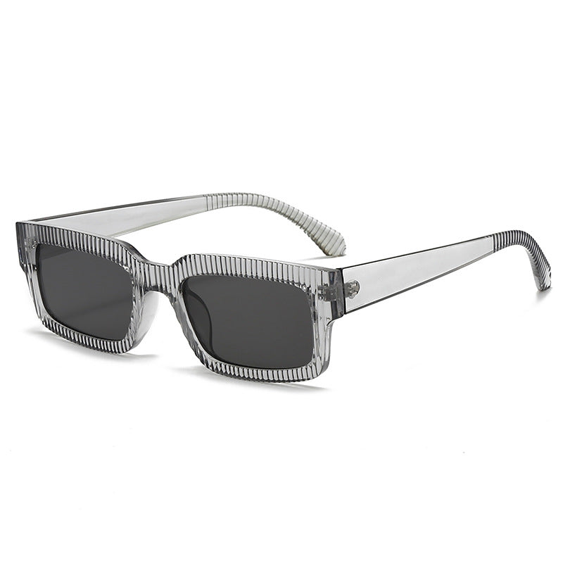 Dame moteriktig solbrille med geometrisk ramme Luvikno