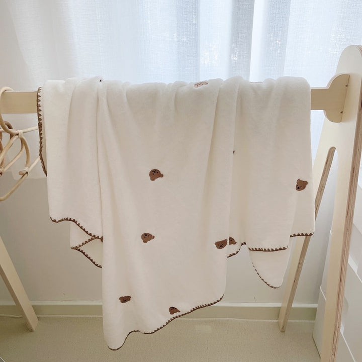 Unisex koseserie med søte bjørnmotiver Luvikno