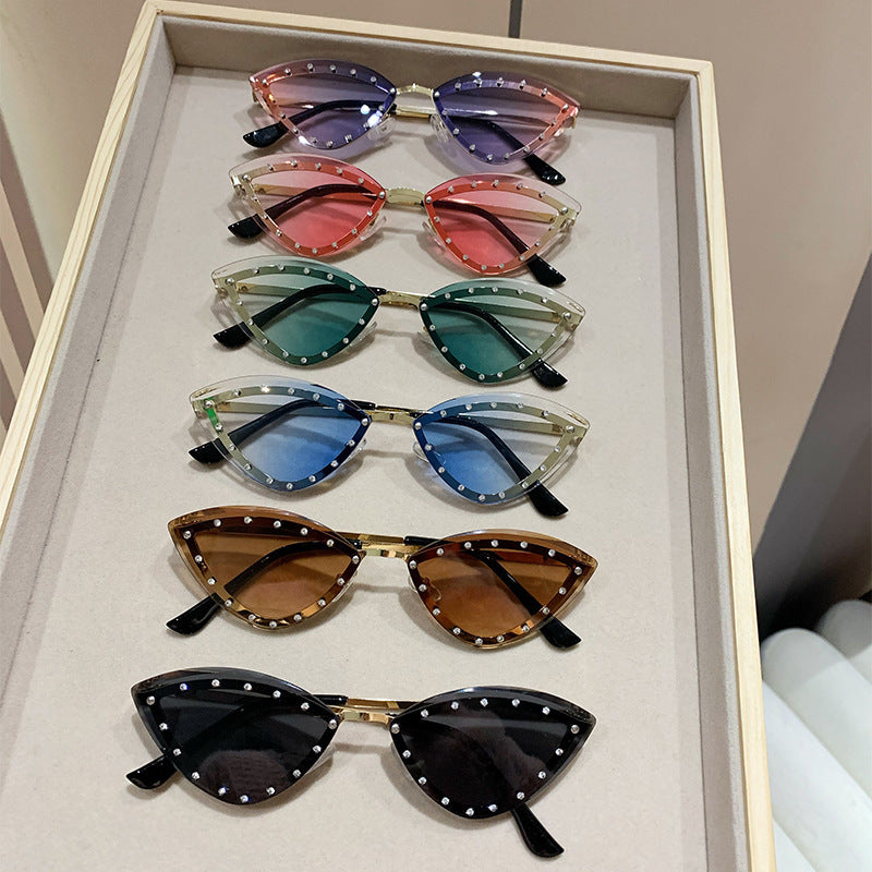Dame Cat-Eye solbriller med glitrende krystallakenter Luvikno