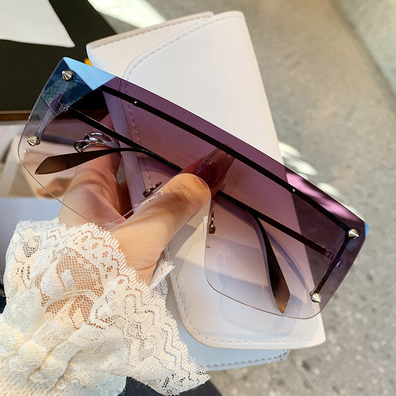Dame oversized solbriller med moderne ramme og UV-beskyttelse Luvikno