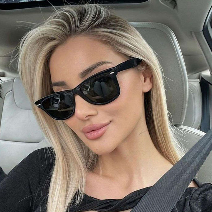Dame klassisk solbrille med tidløst design Luvikno