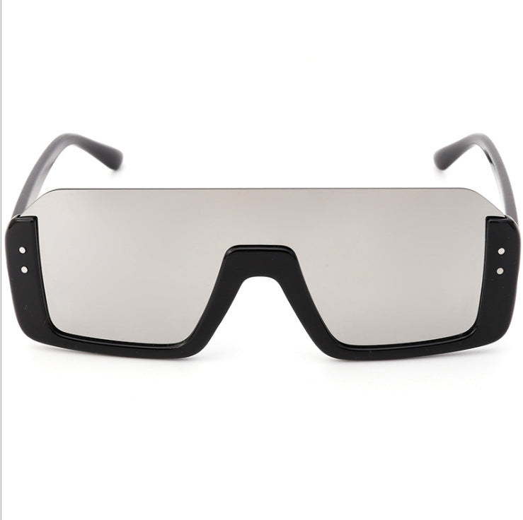 Damer Sporty Shield-solbriller med moderne design Luvikno