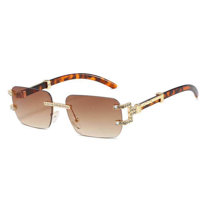 Dame designer solbrille med unik smykkedetalj Luvikno
