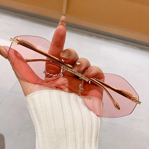 Dame ekstravagant solbrille med glitrende aksenter Luvikno