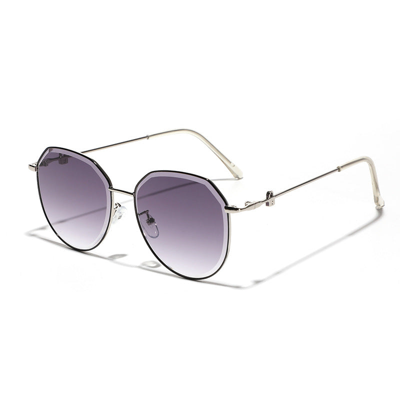 Dame geometrisk solbrille i elegant design Luvikno