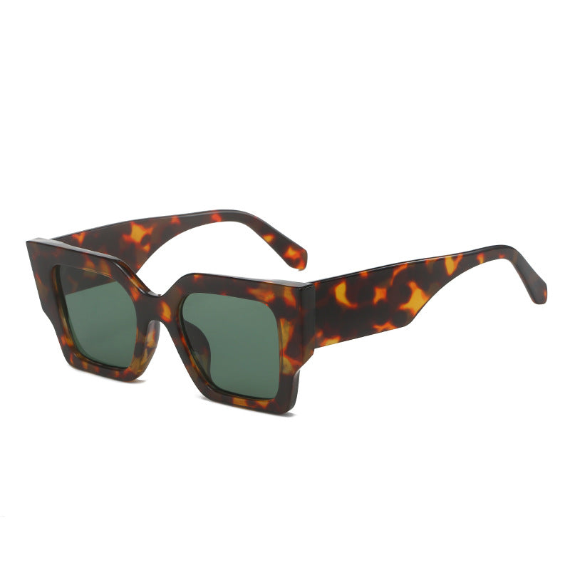 Dame Modisquadrat solbrille med bred ramme og UV-beskyttelse Luvikno