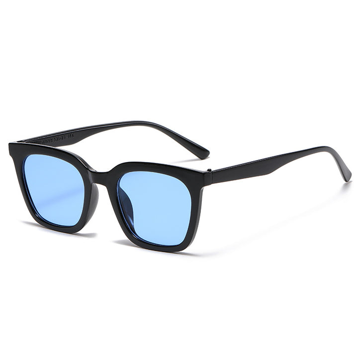 Dame moteriktig solbrille med kraftig dyremotiv Luvikno