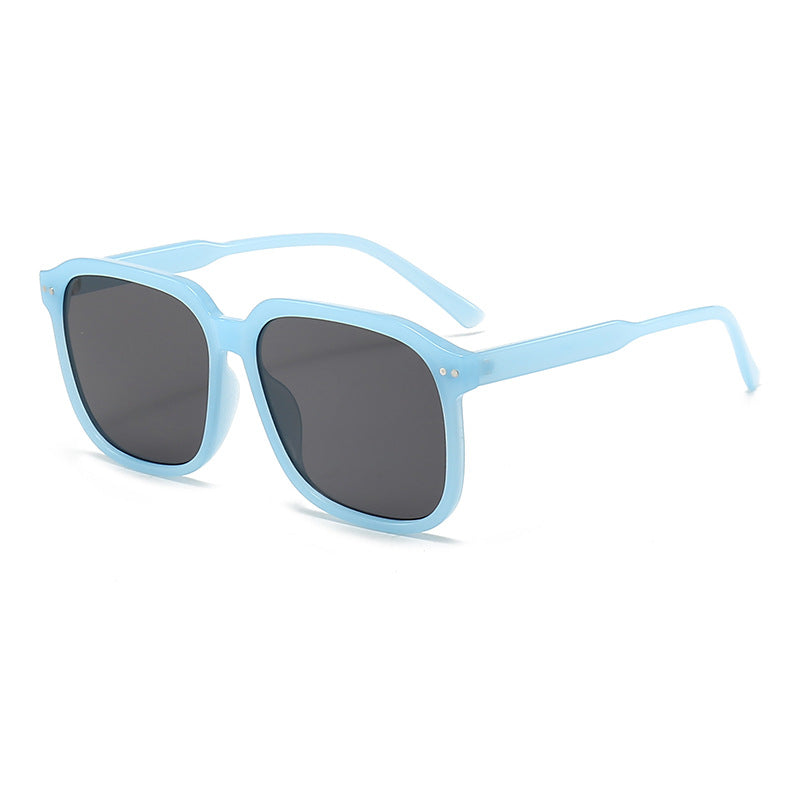 Dame Kvadratisk Solbrille med robust ramme og UV-beskyttelse Luvikno