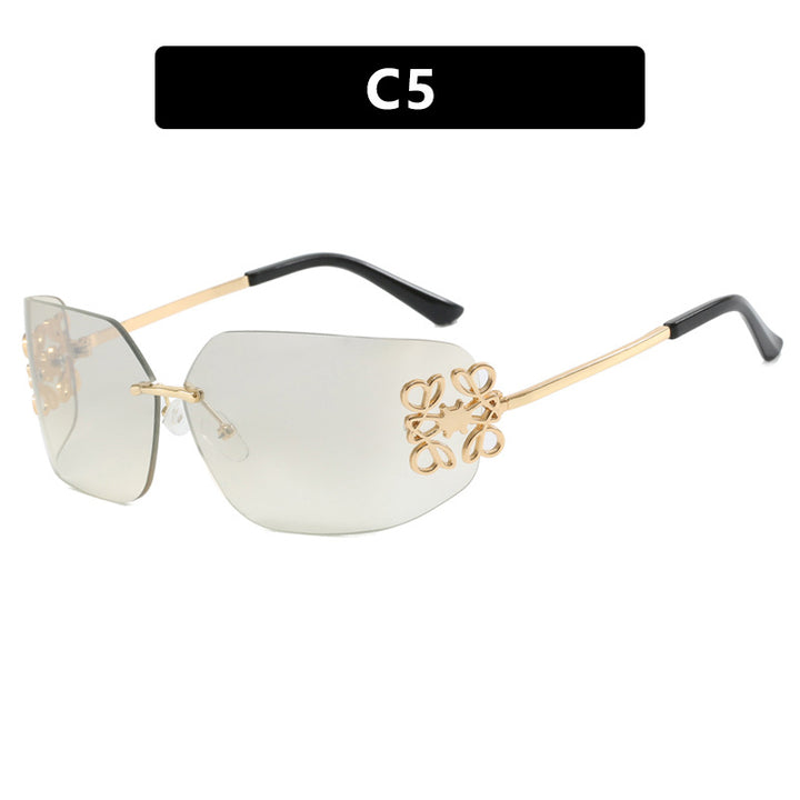 Damer ekstravagant utformet solbrille med elegante dekorasjoner Luvikno