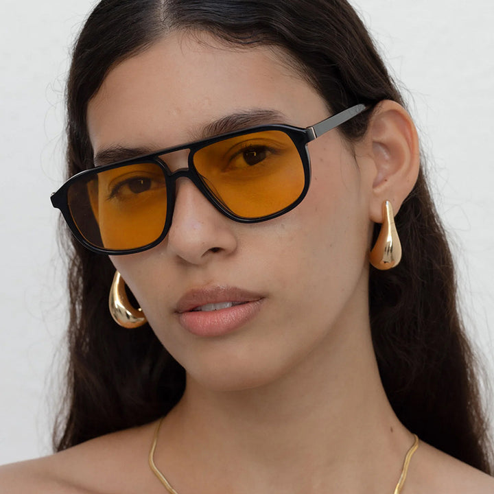 Dame moteriktig solbrille i elegant kvadratdesign Luvikno