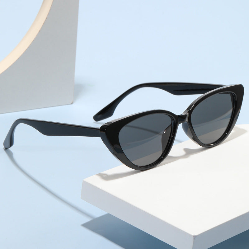 Dame moderne Cat-Eye solbrille med UV-beskyttelse og edel ramme Luvikno