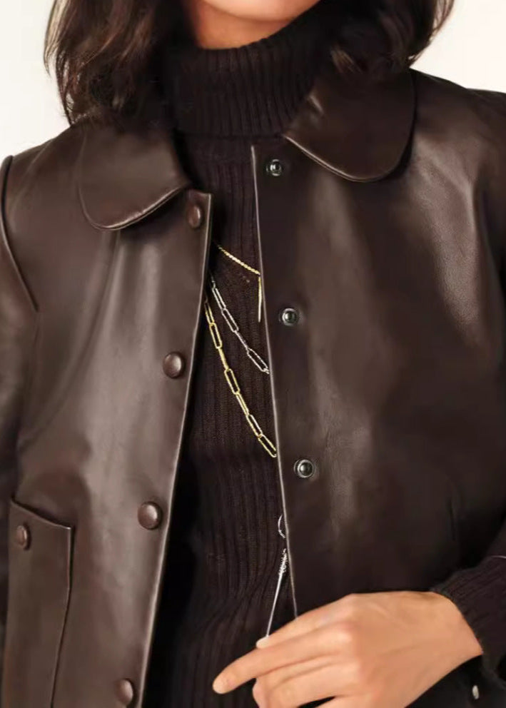 Luvik | Lyhennetty nappikaulus keinonahkatakki