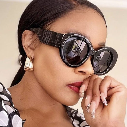 Dame ekstravagant solbrille med kreativ ramdesign og beskyttende UV-filter Luvikno