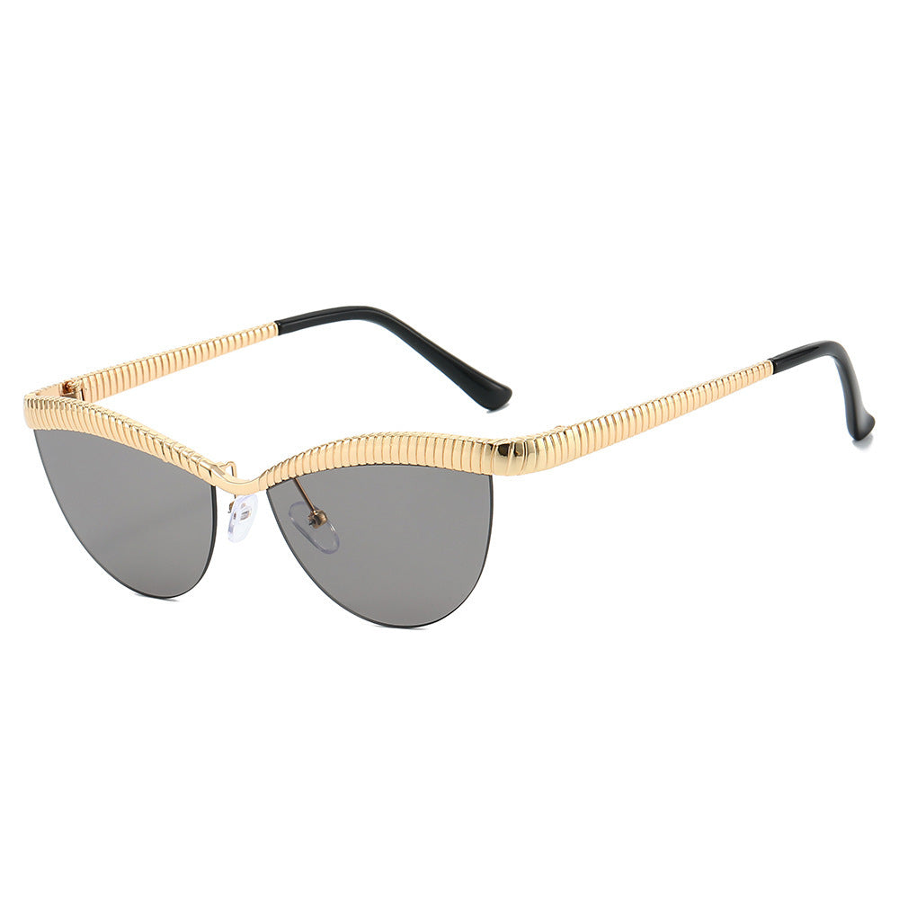 Dame Designer solbrille med unikt, bølget ramme Luvikno