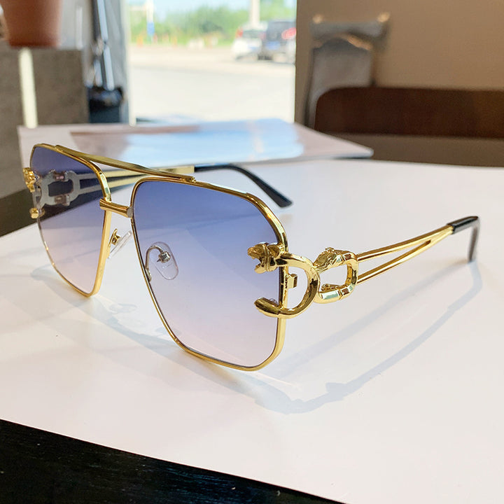 Dame kvadratisk solbrille med luksuriøs metallramme Luvikno