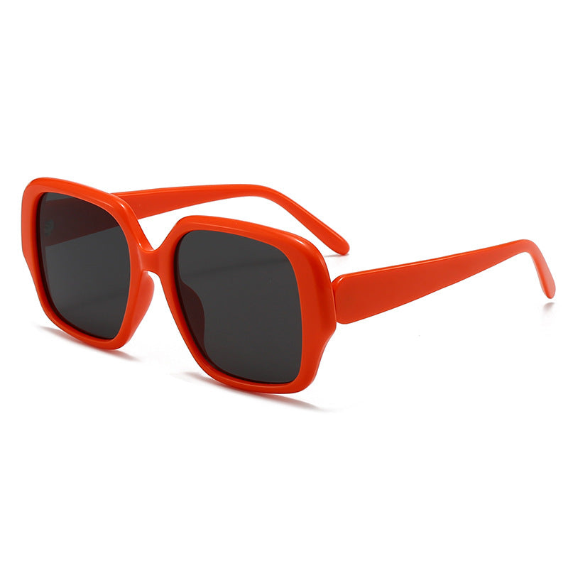 Dame moterisk kvadratisk solbrille med bred ramme Luvikno