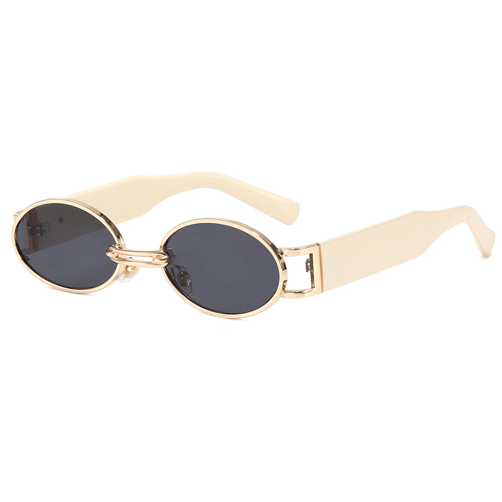 Dame moteriktig solbrille i oval design Luvikno