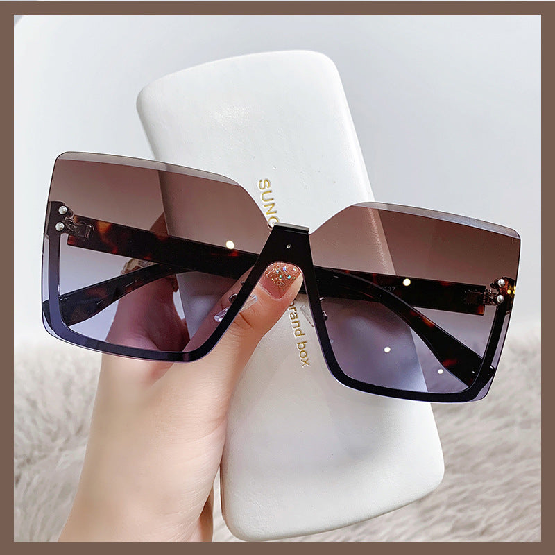Dames oversized solbriller i moderne design med UV-beskyttelse Luvikno