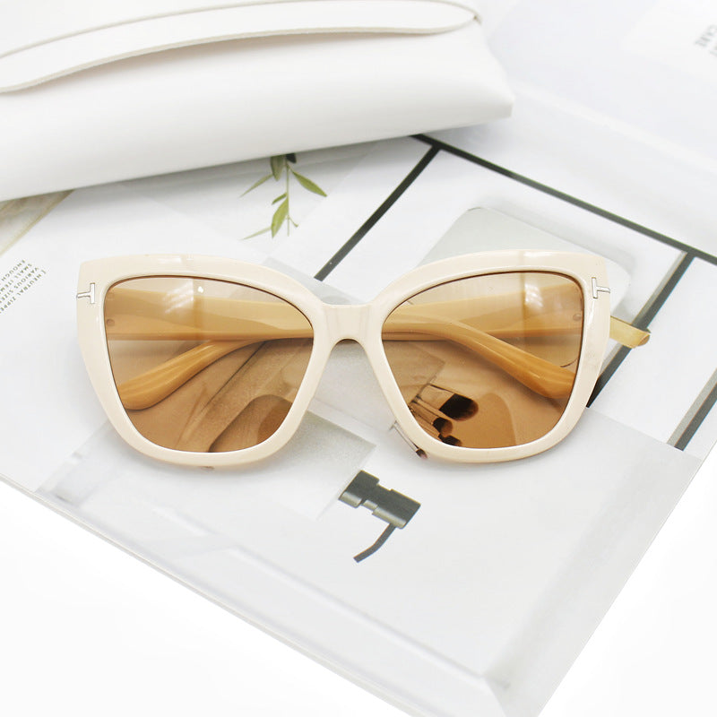 Dame Cat-Eye solbriller med elegante aksenter Luvikno