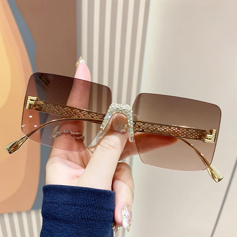 Dame ekstravagante heksagonal solbrille Luvikno