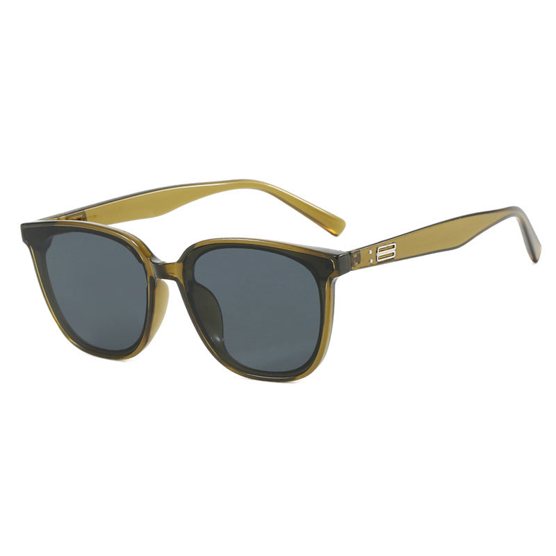 Dame elegant solbrille med trendy gjennomsiktig ramme Luvikno