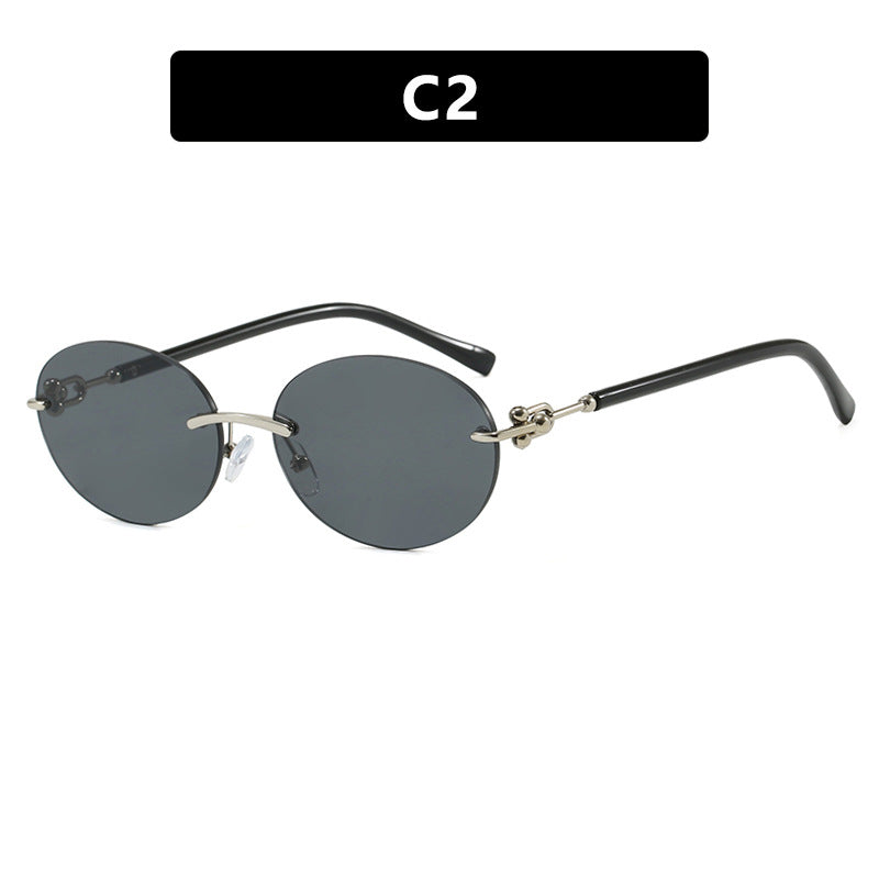 Dame oval solbrille med luksuriøs metallramme og speilbelagte glass Luvikno