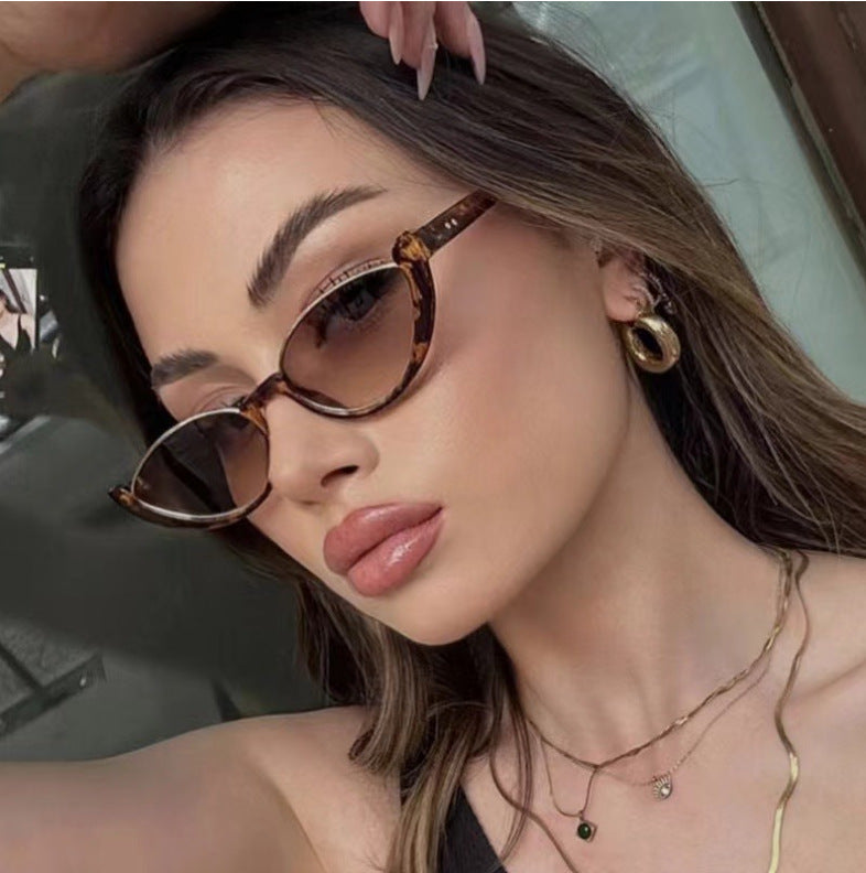 Dame Cat-Eye solbriller med diskret ramme og polarisert glass Luvikno