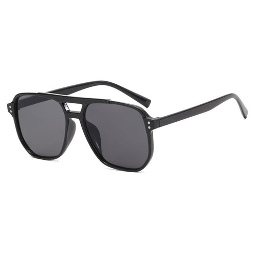 Dame moteriktig solbrille med kantet ramme Luvikno