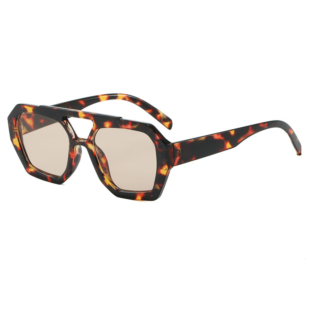 Dame geometrisk solbrille i ekstravagant design Luvikno