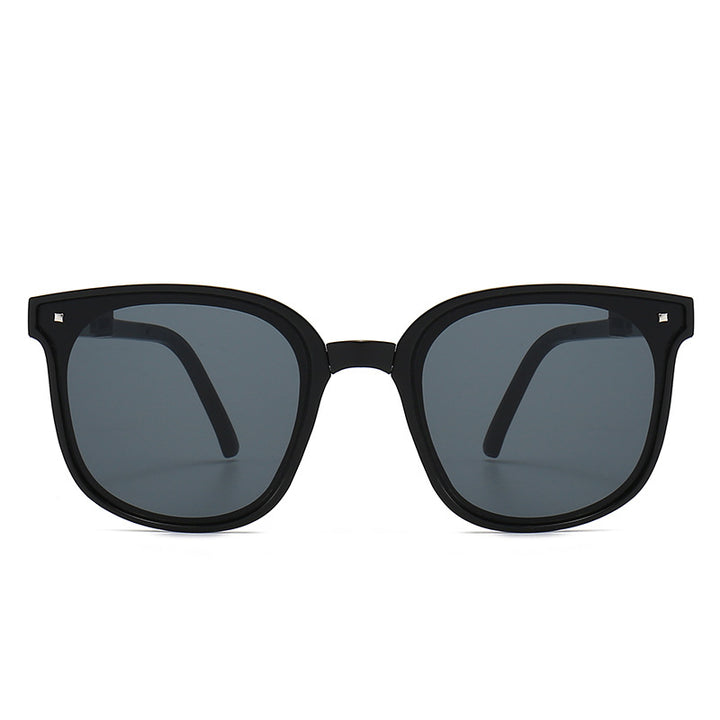 Dame klassisk solbrille i stilfull design Luvikno