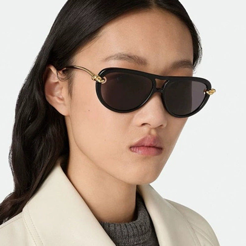 Dame Retro-solbrille med elegant ramme og polariserte linser Luvikno