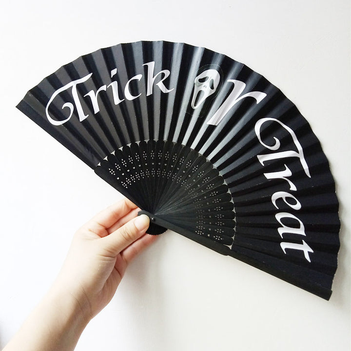 Dame kostymevifte for Halloween med unik skrift Luvikno