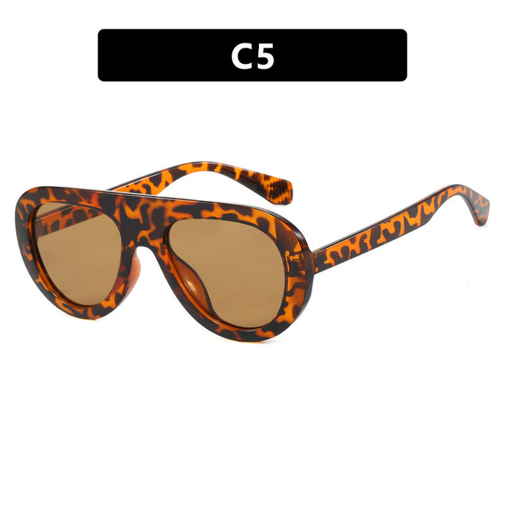 Dame moteriktig oversized solbrille med beskyttende UV-filter og komfortabel ramme Luvikno