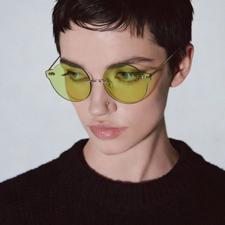 Dame solbrille i unikt, elegant design Luvikno