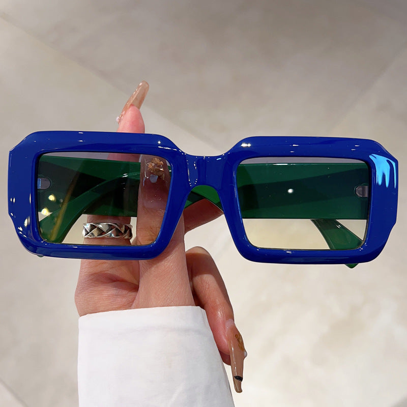 Dame oversized kvadratisk solbrille med moderne plastikkramme Luvikno