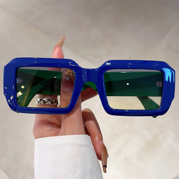 Dame oversized kvadratisk solbrille med moderne plastikkramme Luvikno