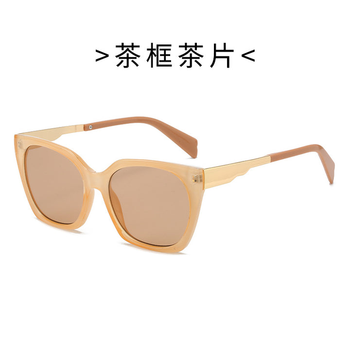 Dame Oversized-solbriller med elegant transparent ramme og gyldne aksenter Luvikno