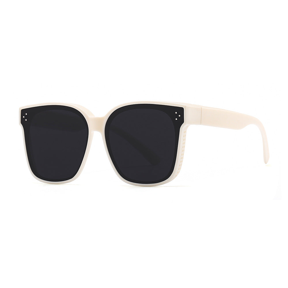 Dame firkantet solbrille med beskyttende UV-filter og stilfull ramme Luvikno