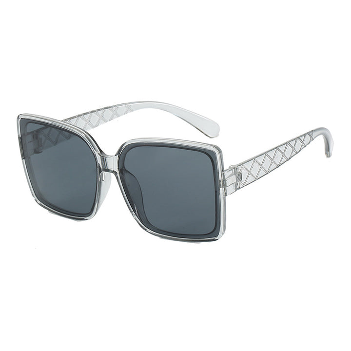Dame moteriktig kvadratisk solbrille med elegant ramme Luvikno