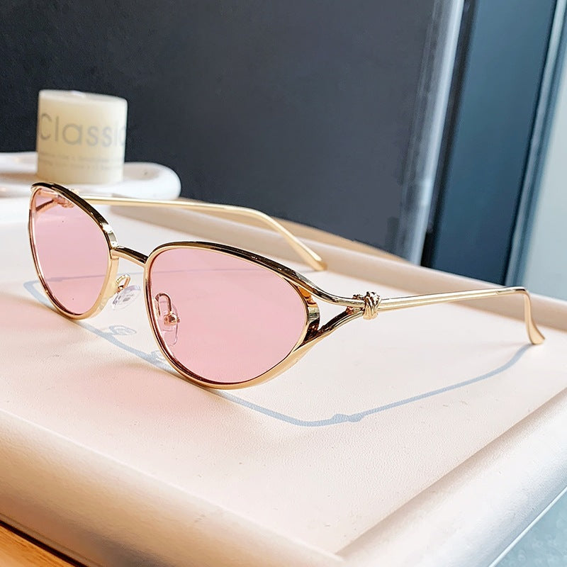 Dame Cat-Eye solbriller med elegant gullramme og polarisert glass Luvikno
