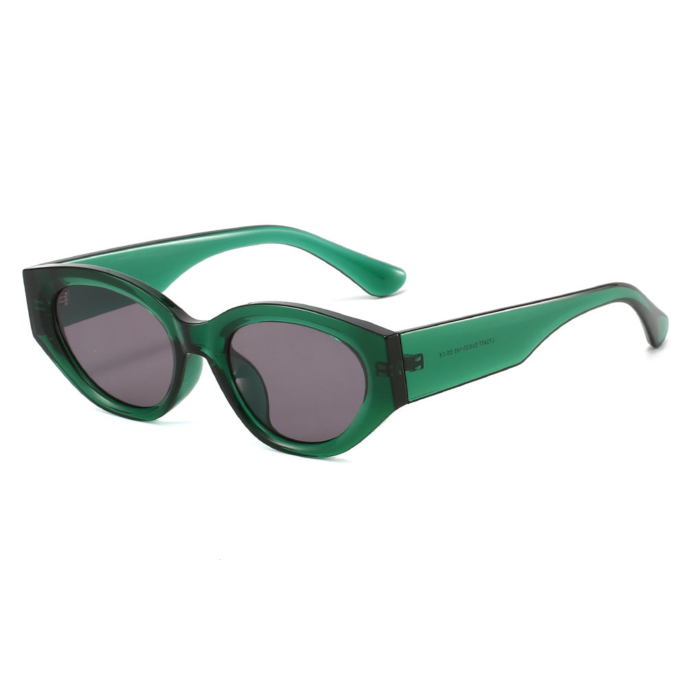 Dame Cat-Eye solbrille med moderne, transparent ramme og UV-beskyttelse Luvikno