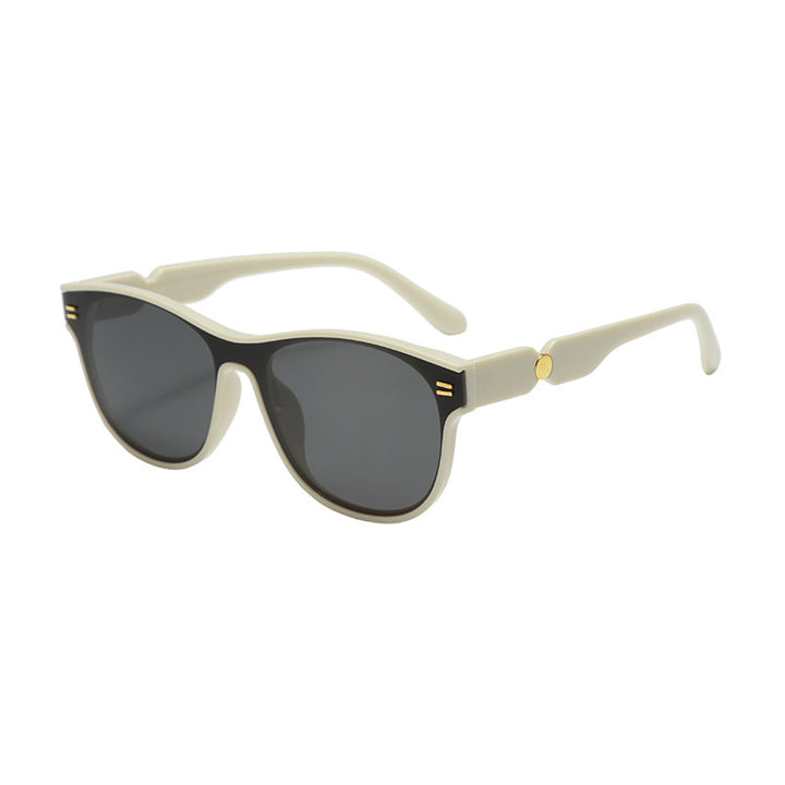 Dame moteriktig solbrille med unik ramme Luvikno