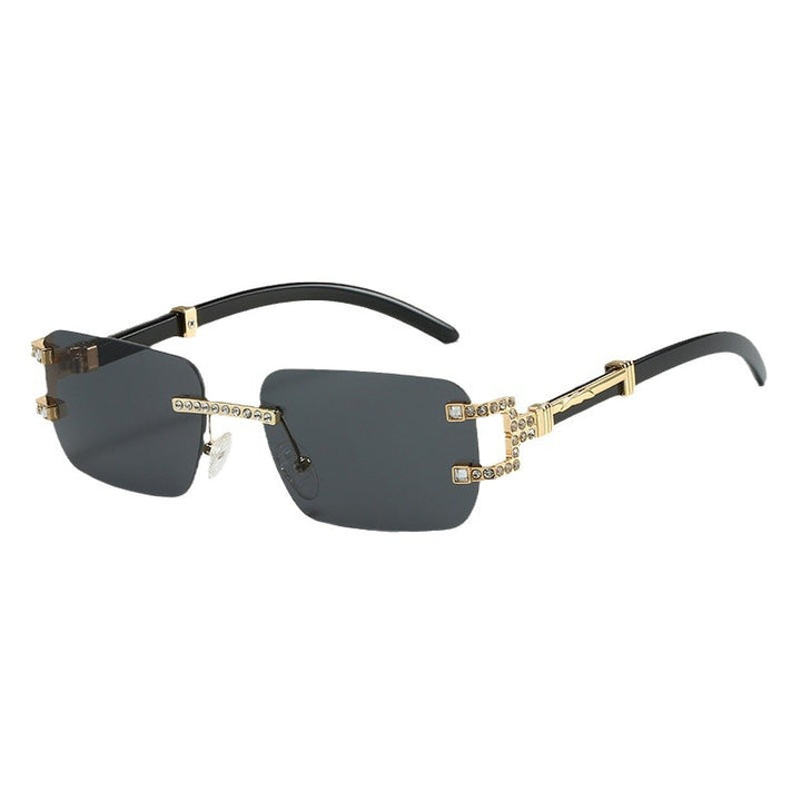 Dame designer solbrille med unik smykkedetalj Luvikno