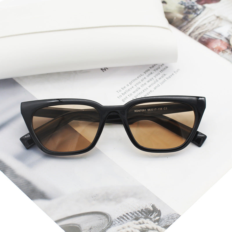 Damer geometrisk designer solbrille i moderne stil Luvikno