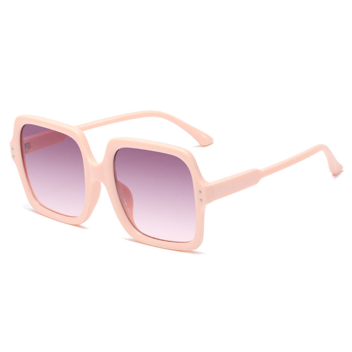 Dame moteriktig oversized solbrille med moderne design Luvikno