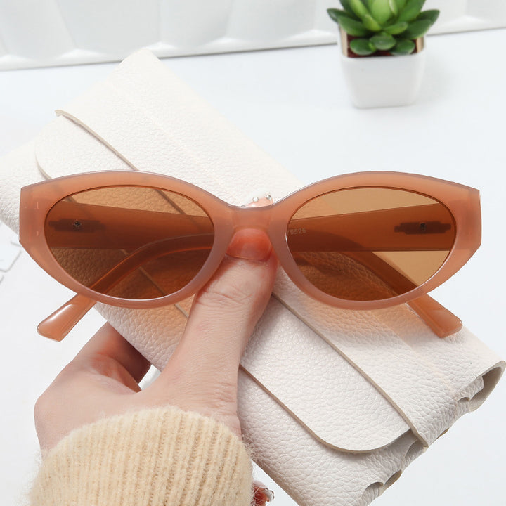 Dame Cat-Eye solbriller med elegant plastinnramming Luvikno