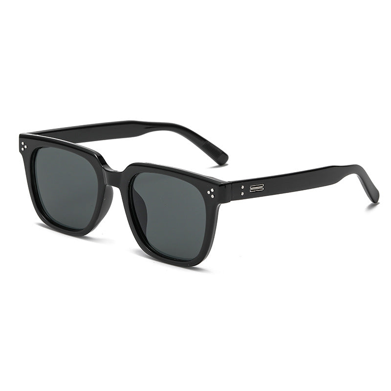 Dame solbrille i moderne kvadratdesign med polariserte linser Luvikno