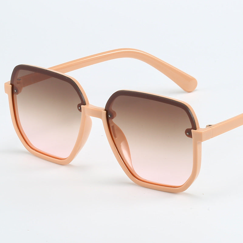 Dame geometrisk solbrille i moderne design Luvikno