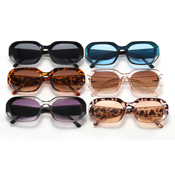 Dame moteriktig geometrisk solbrille med robust design Luvikno