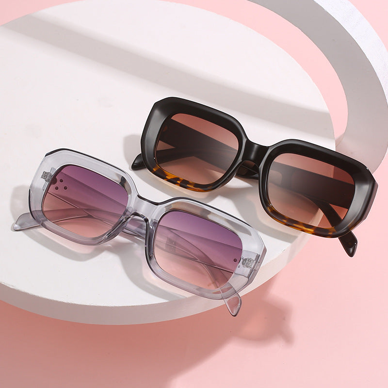 Dame oversized firkantet solbrille med trendy design Luvikno